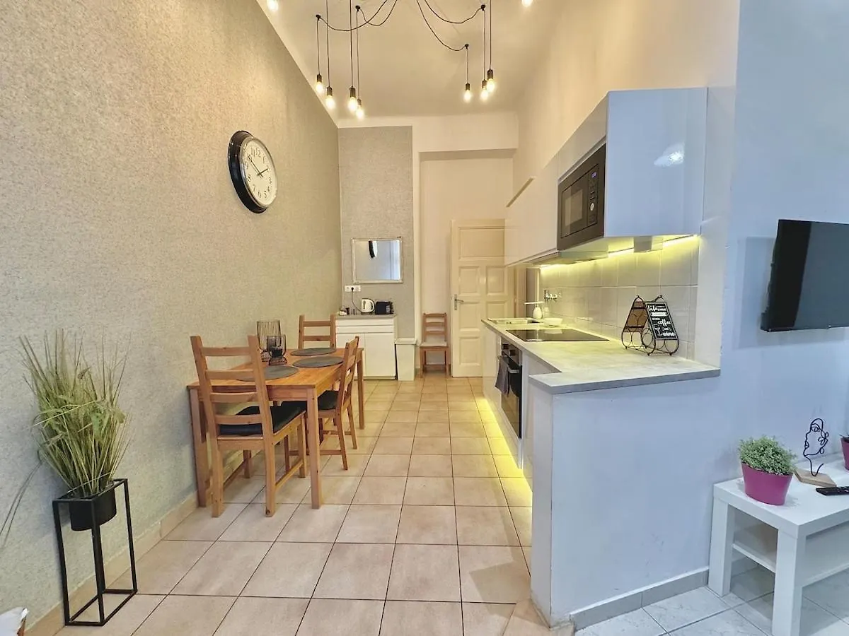 Apartmán Trendy Spacious, Parking, Downtown, Ruin Pubs! Budapešť