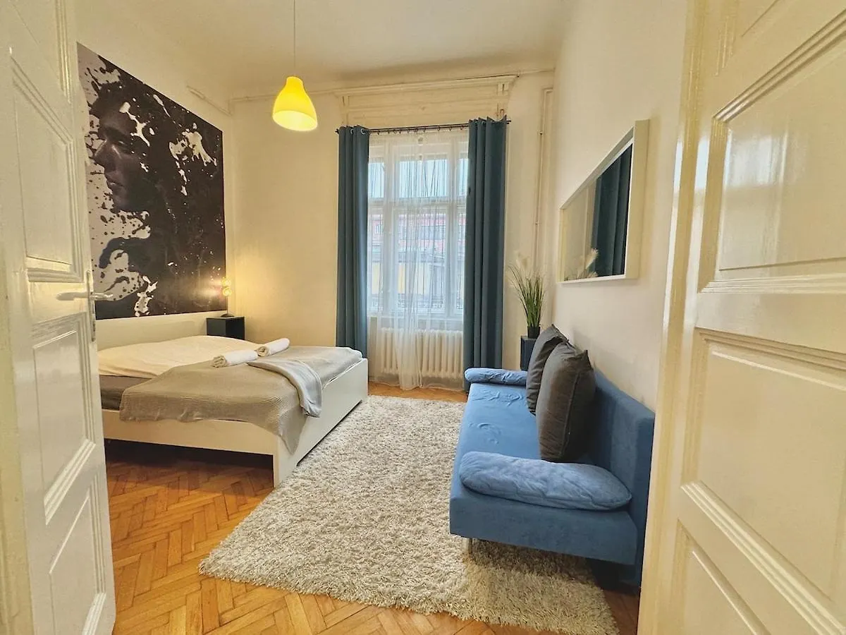Trendy Spacious, Parking, Downtown, Ruin Pubs! Budapesta Apartament